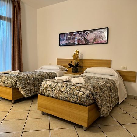 Residence Malpensa Somma Lombardo Eksteriør bilde
