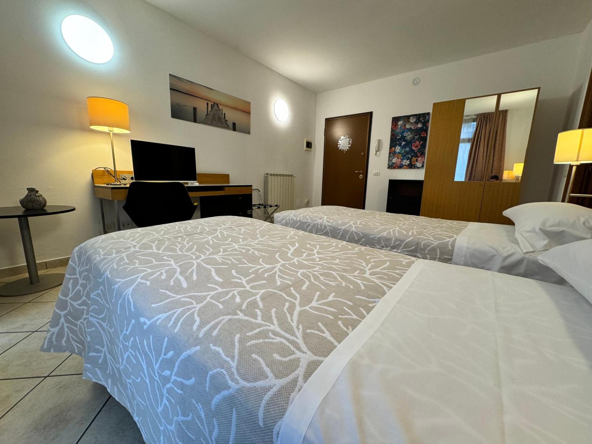 Residence Malpensa Somma Lombardo Eksteriør bilde