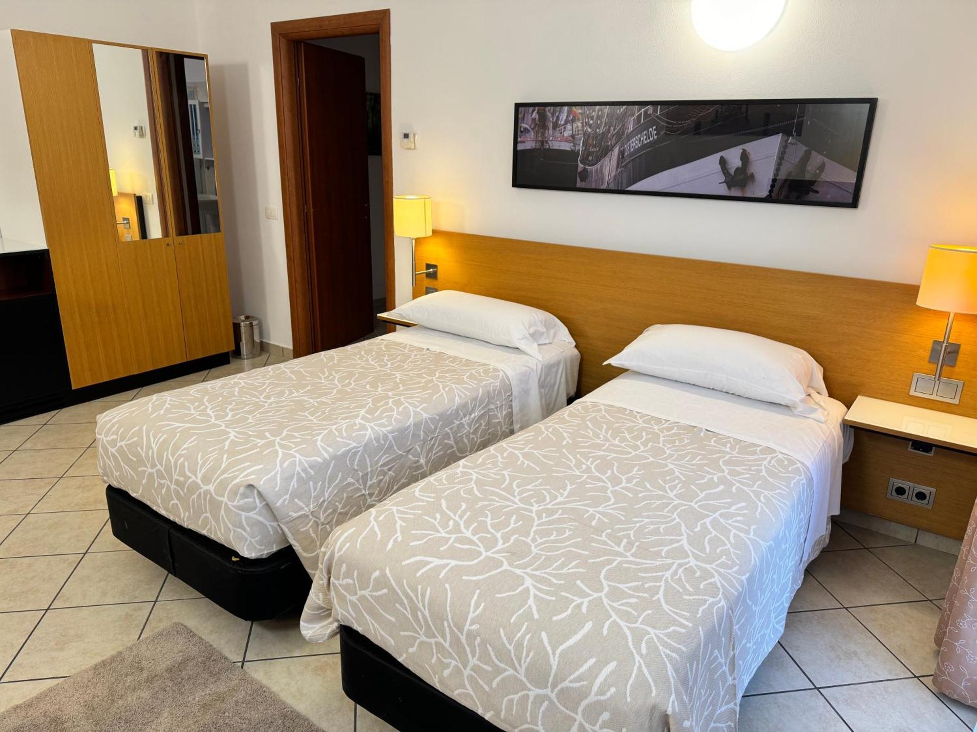 Residence Malpensa Somma Lombardo Eksteriør bilde