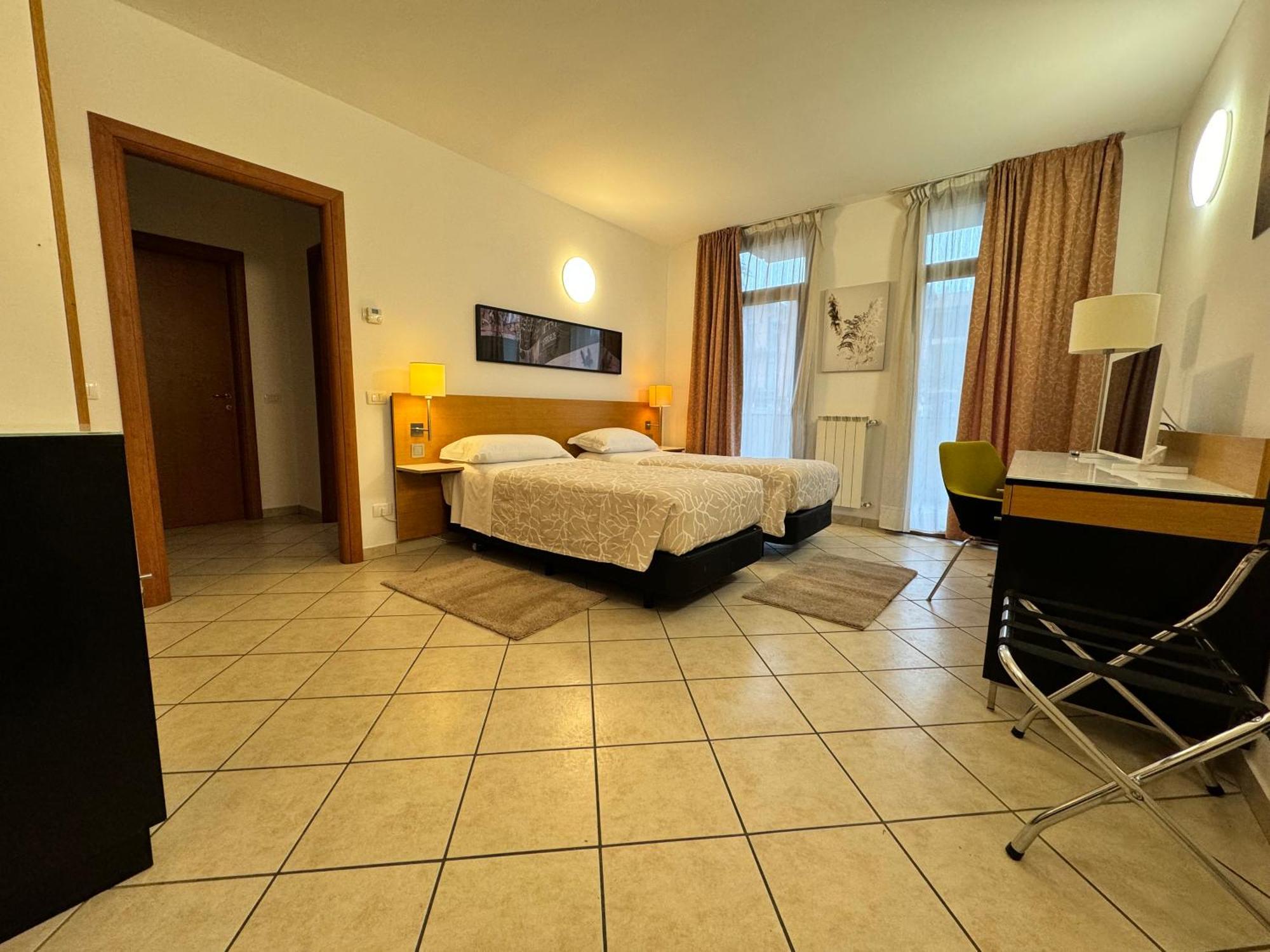 Residence Malpensa Somma Lombardo Eksteriør bilde