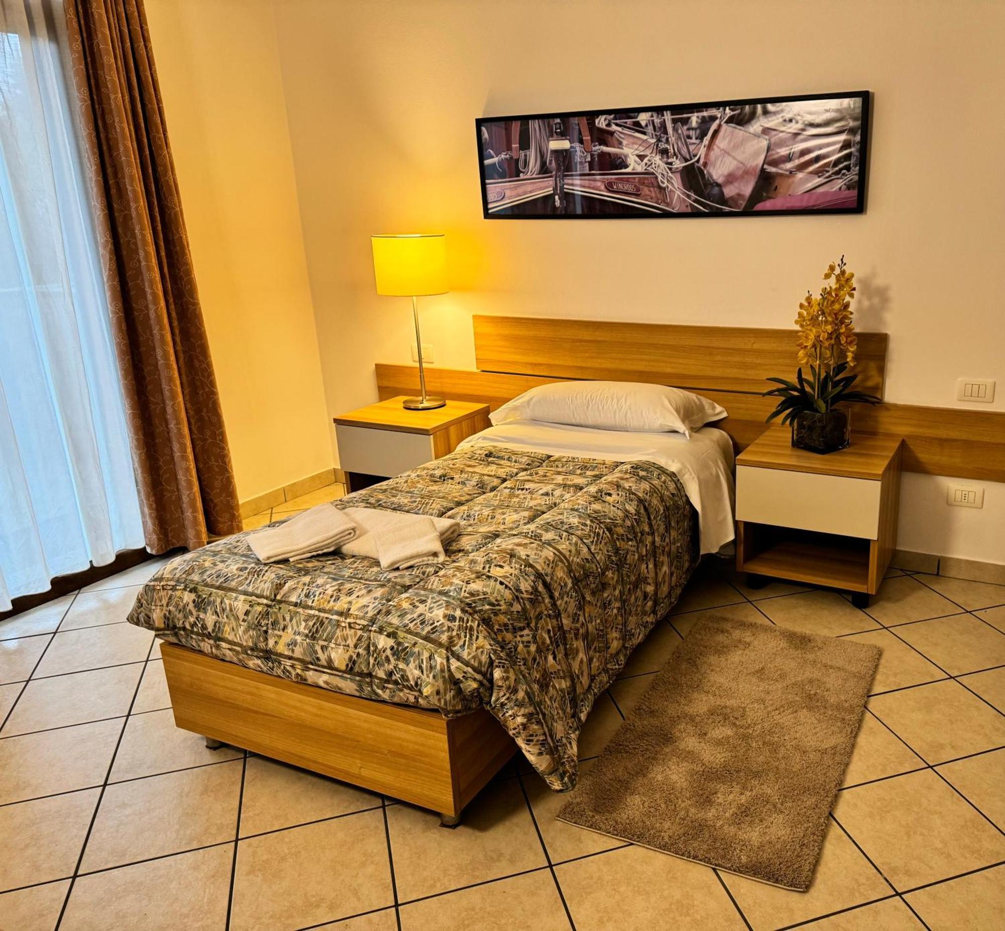 Residence Malpensa Somma Lombardo Eksteriør bilde